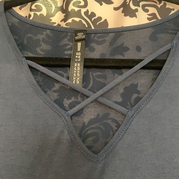 Silky cris cross front tee shirt - Picture 2 of 2